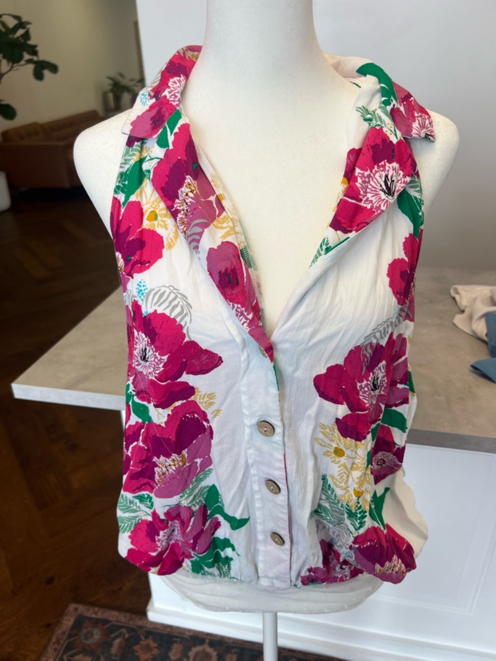 Free People White Sleeveless Button-Front Floral Tank with Fuchsia Flowers
